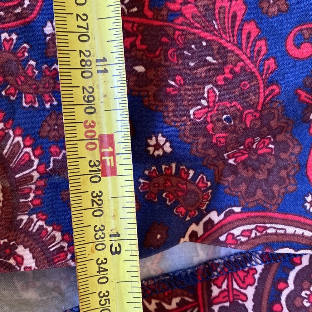 Banana Republic- paisley shorts - size 6 - Picture 7 of 7